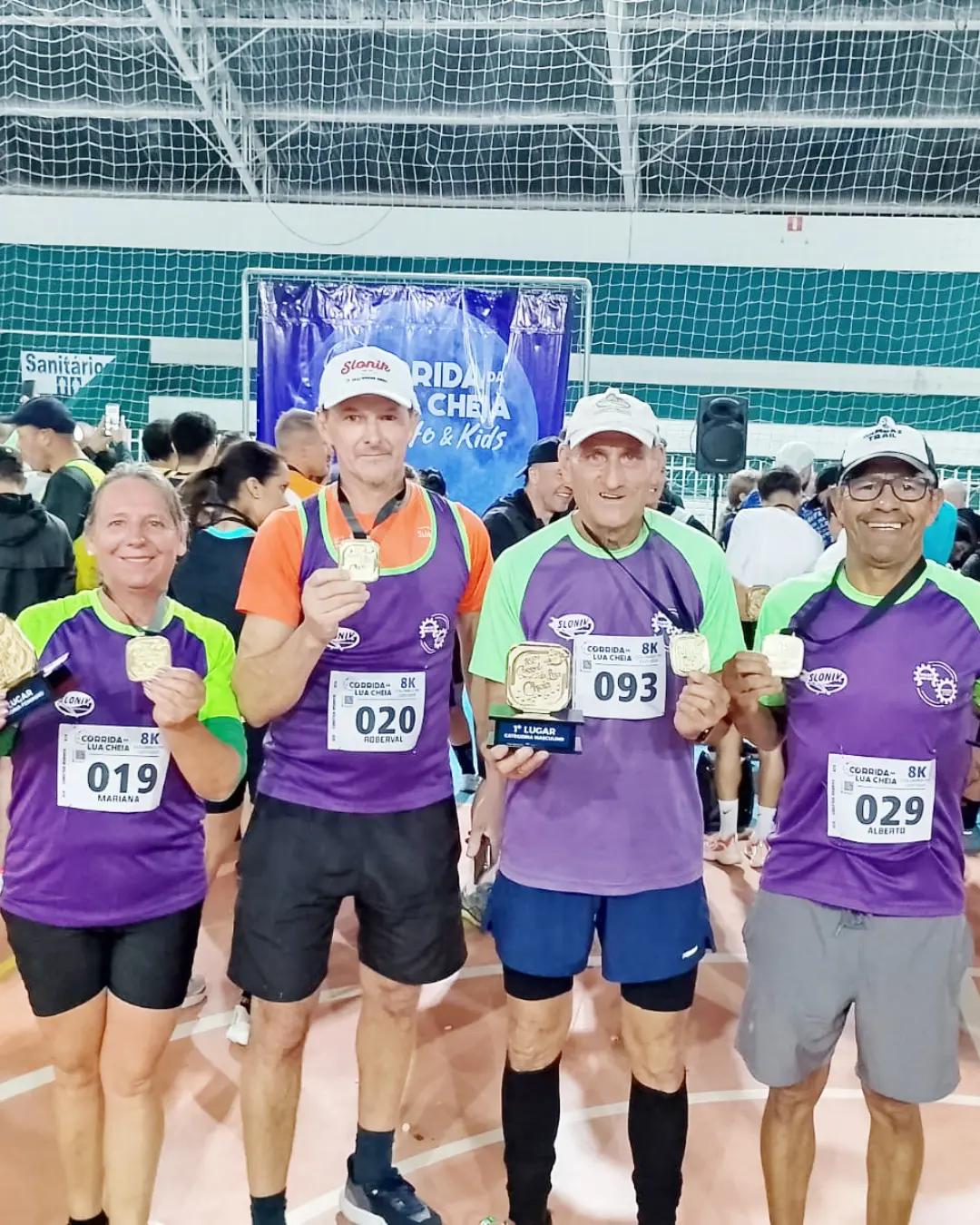 Atletas do grupo Amigos do Parque arrasaram na corrida do Bosque da Uva de Colombo