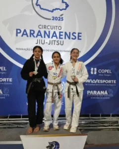 Atletas do Jiu Jitsu conquistaram sete medalhas no Campeonato Paranaense