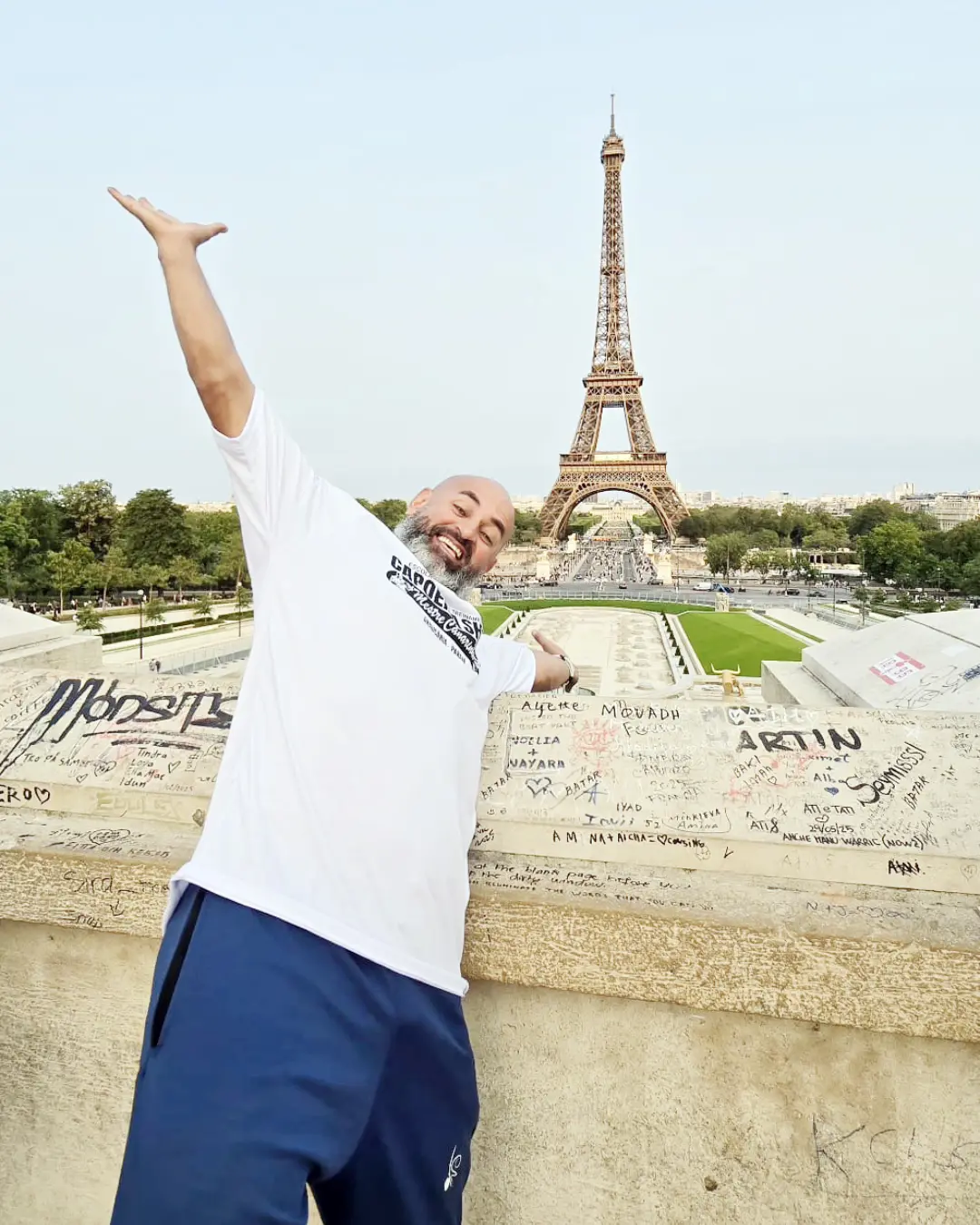 Canarinho relata experiências incríveis que viveu em turnê pela Europa