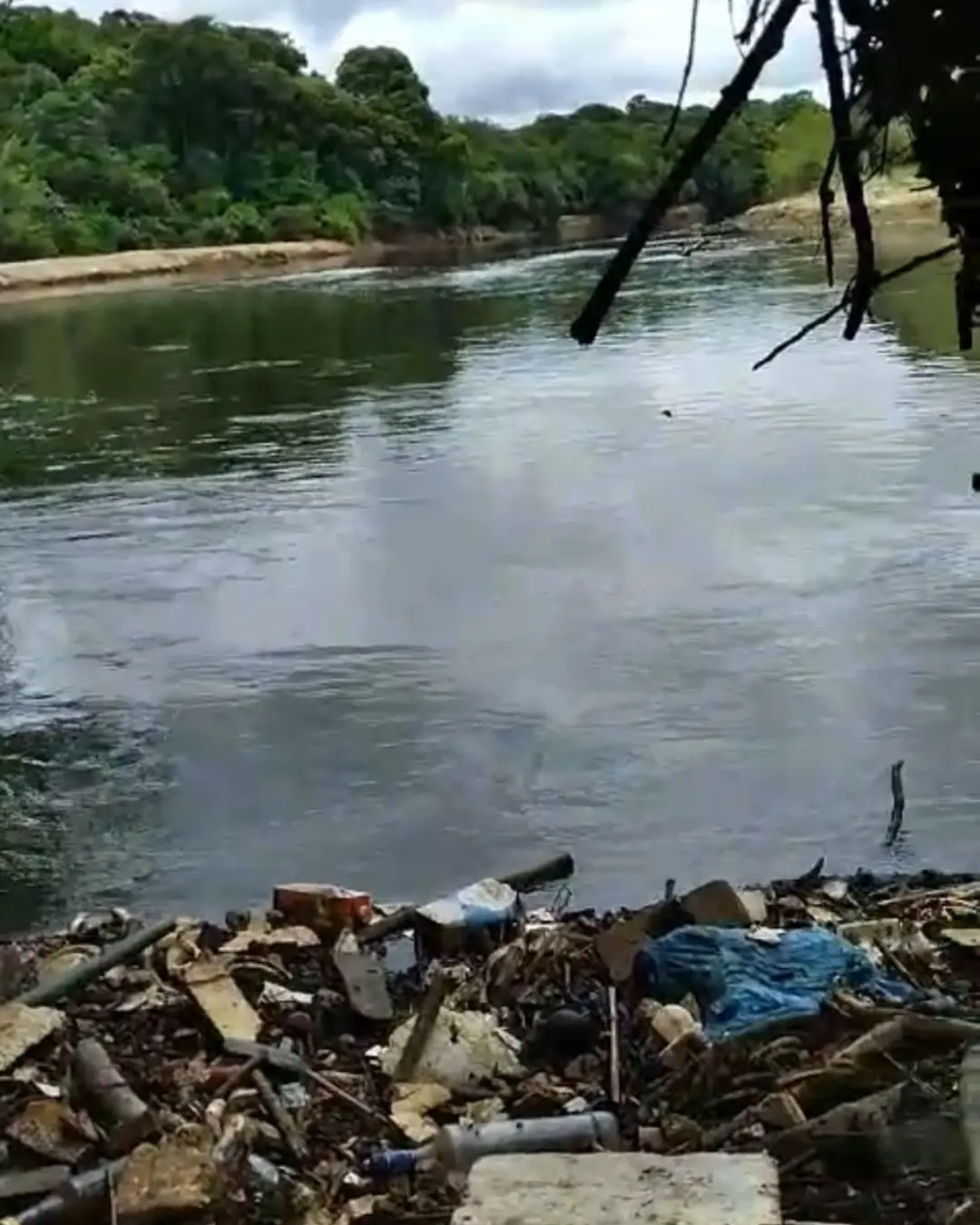 Corpo de colombiano é encontrado boiando no Rio Iguaçu