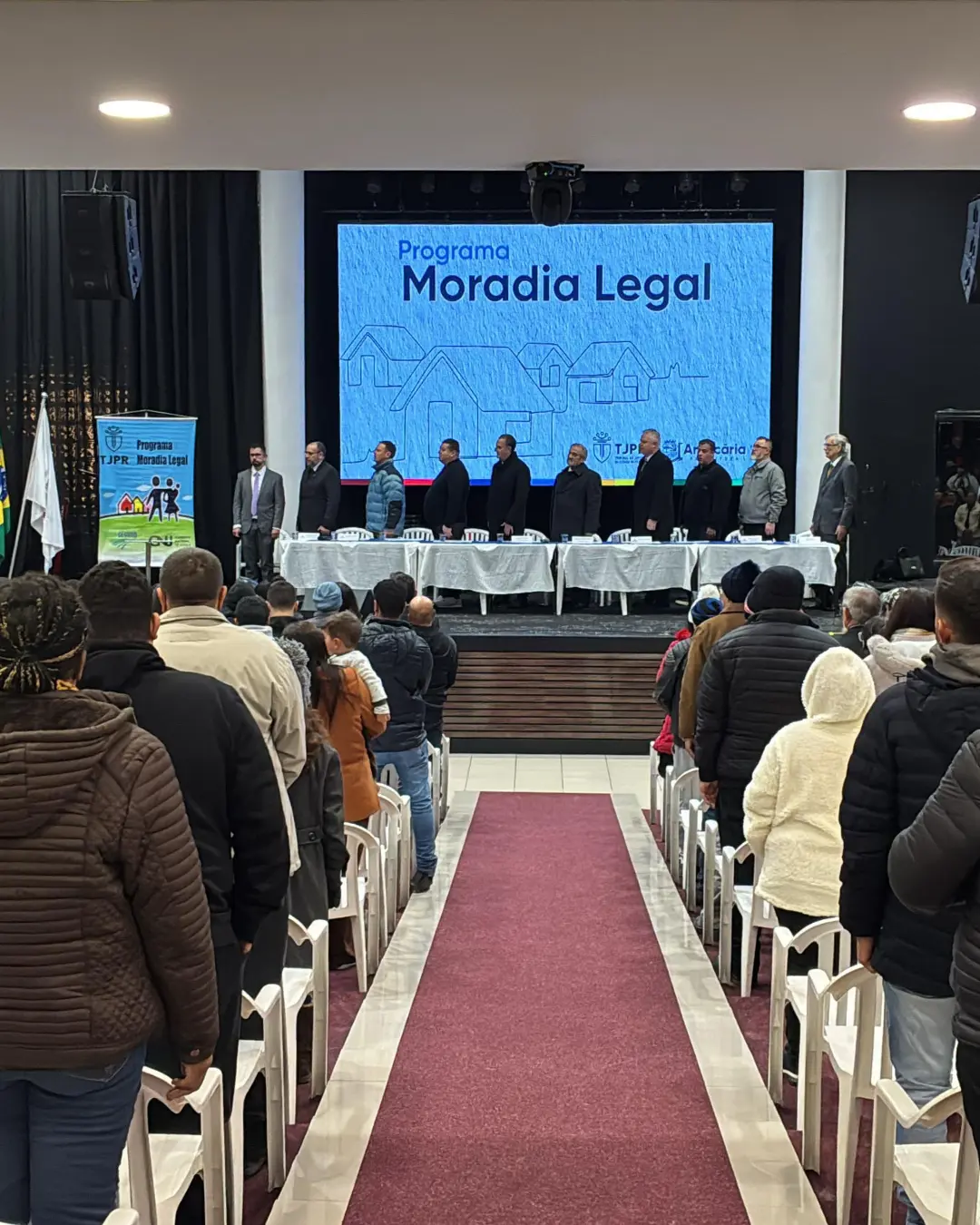 Dr. Gustavo entrega título de propriedade a 160 famílias de Araucária