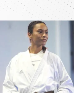 Karateca Raquel Prestes representa cidade paulista em competição e ganha medalha