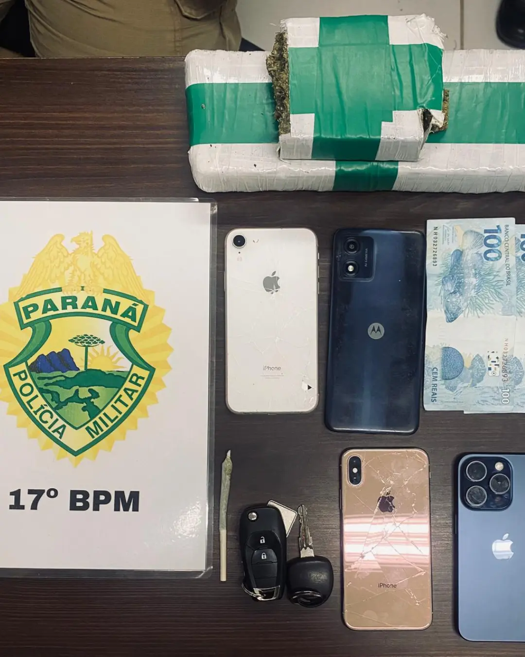 Policia Militar prende quatro homens por tráfico de drogas no Centro