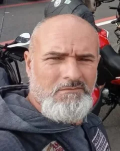 Presidente de motoclube de Araucária sobrevive a acidente de moto, cai na pista e morre atropelado por um carro