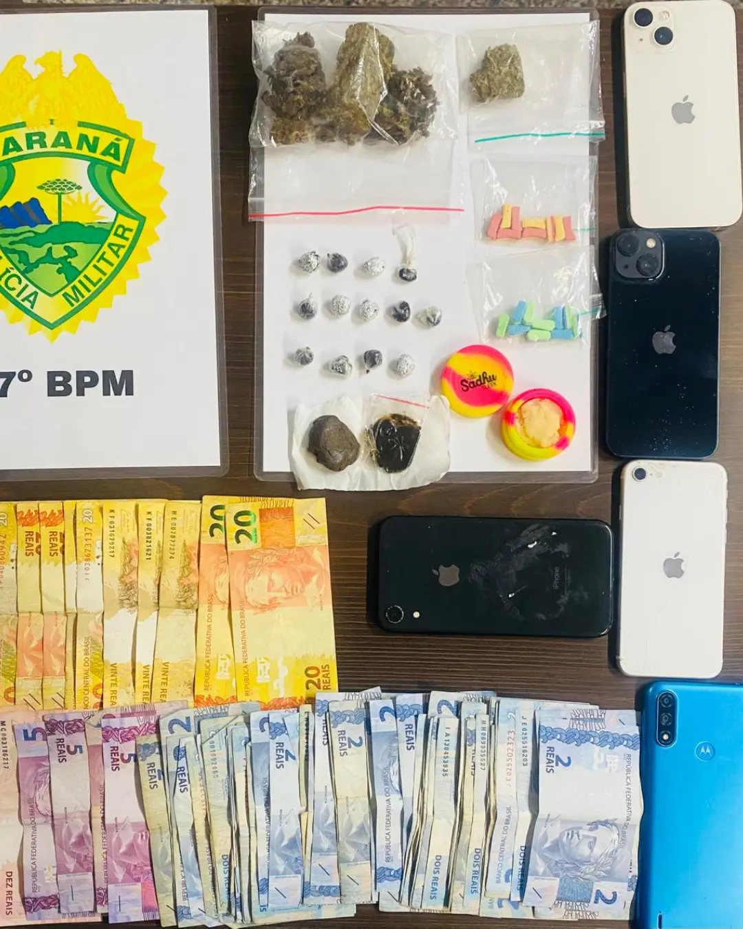 Quarteto é preso pela PM por tráfico de drogas no Campina da Barra