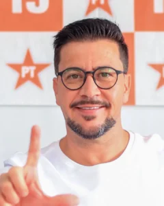 Militância do PT é chamada para votar neste domingo no segundo turno da eleição do PED