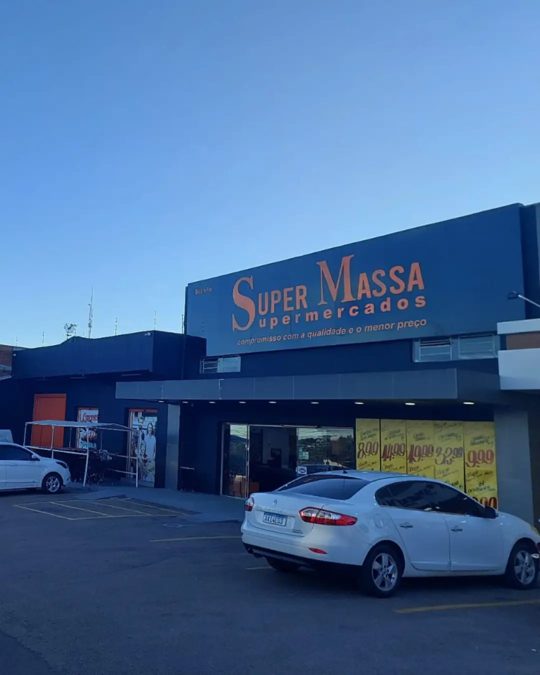 Super Massa inaugura 10ª unidade em Araucária com café da manhã especial e muitas ofertas