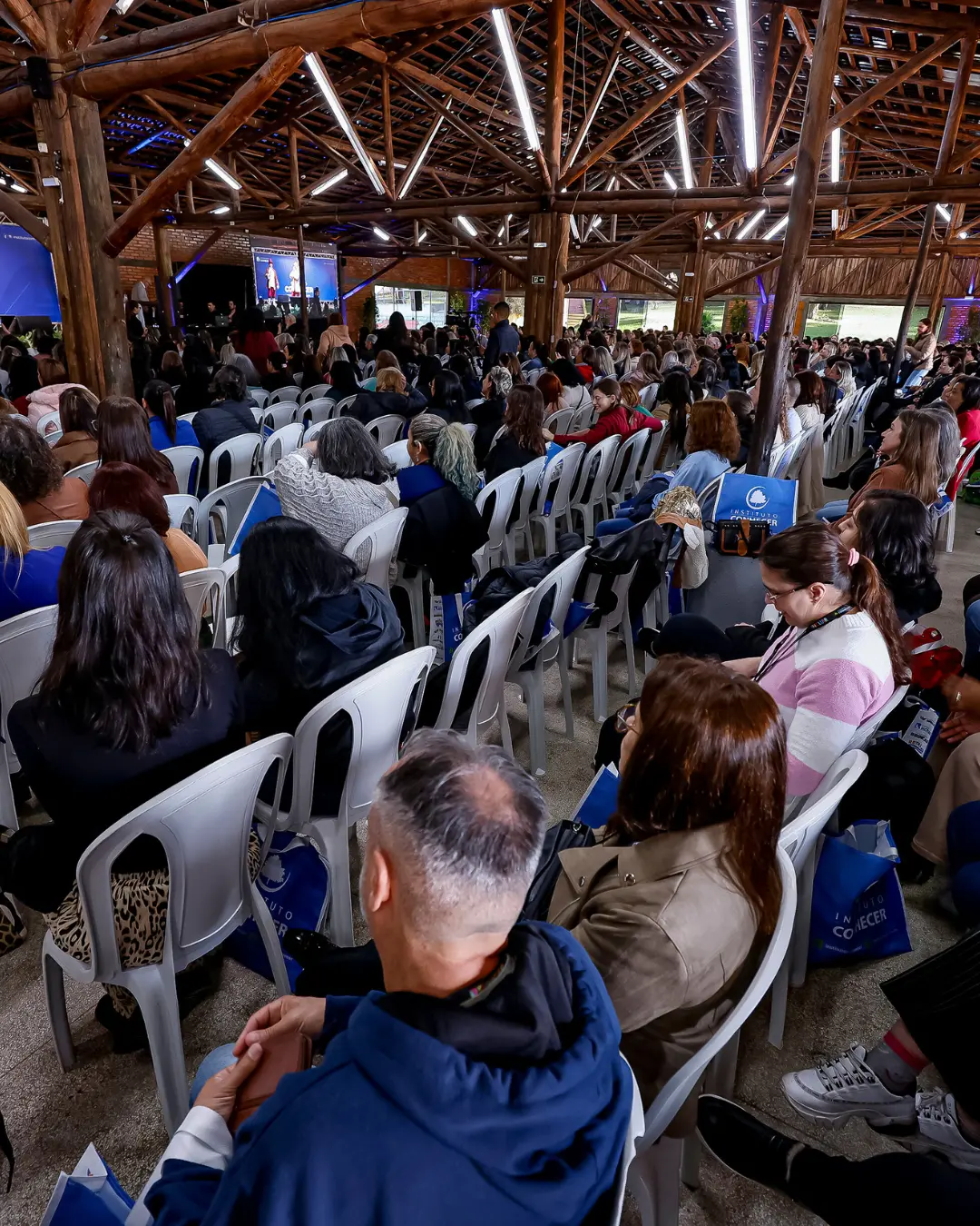 Coluna da SMED: A Formação Continuada — compromisso e valorização do profissional da educação de Araucária