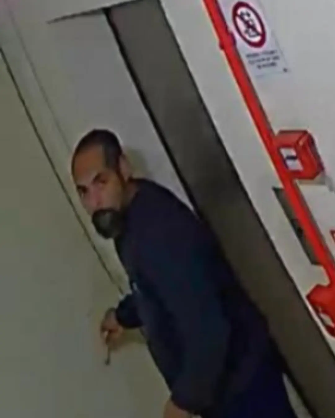 Delegacia da Mulher procura homem suspeito de estuprar moradora em prédio do Centro