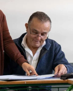 Educação de Jovens e Adultos conta com turmas em diferentes regiões da cidade