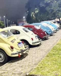 Four Wheels Garage convida colecionadores de carros antigos para encontros semanais