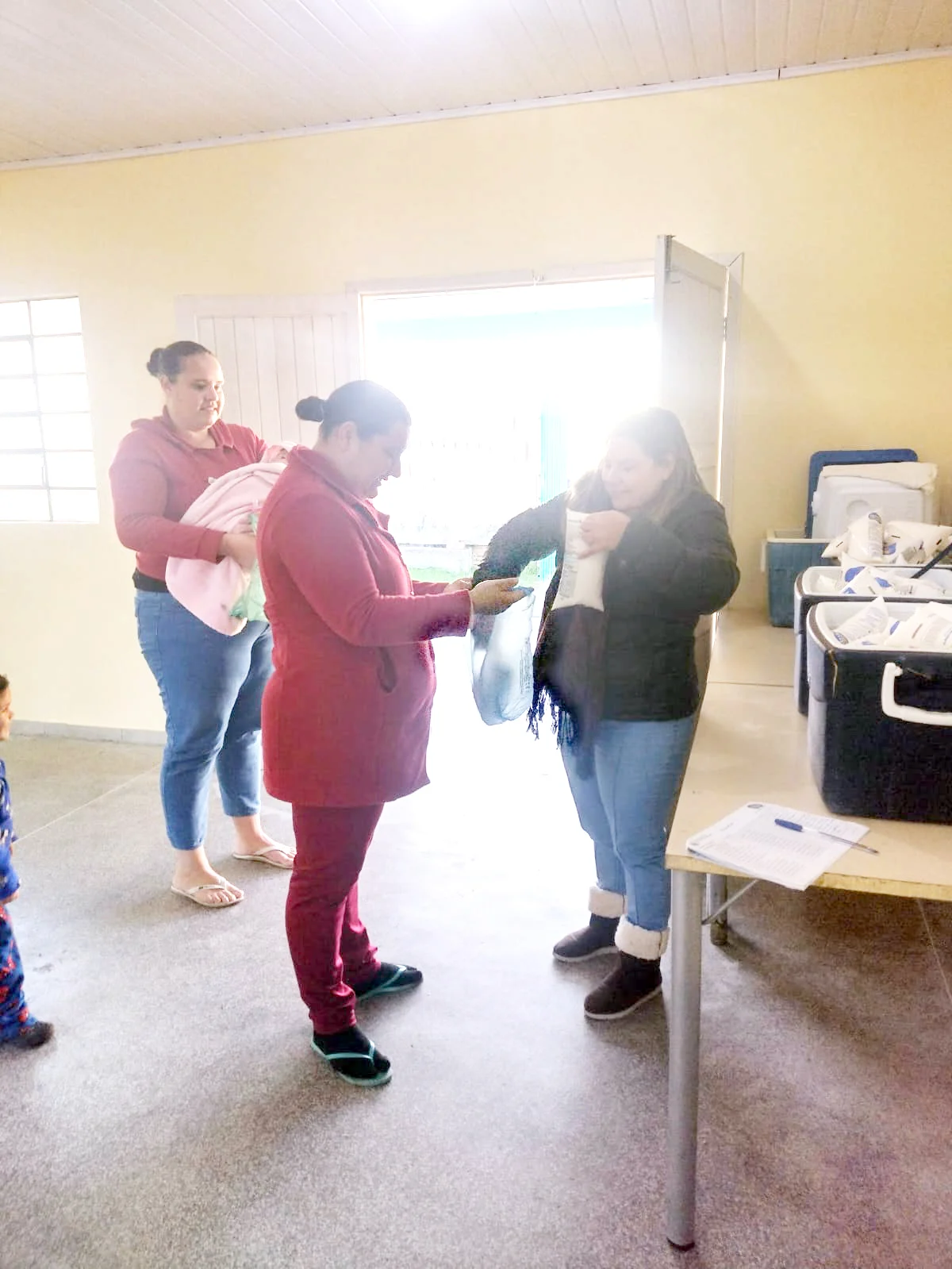 Voluntários ajudam a mudar a realidade em muitas comunidades