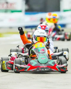 Piloto Igor Ohpis sagrou-se campeão da Copa Brasil de Kart em Aracaju