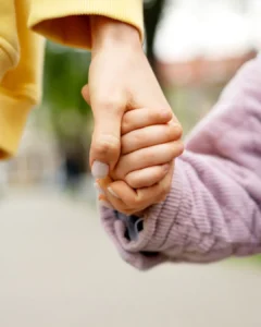Programa Família Acolhedora enfrenta baixa procura de famílias em Araucária
