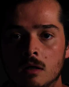 Curta-metragem "Me Ajuda, Por Favor" pode ser assistido pelo Youtube e Instagram