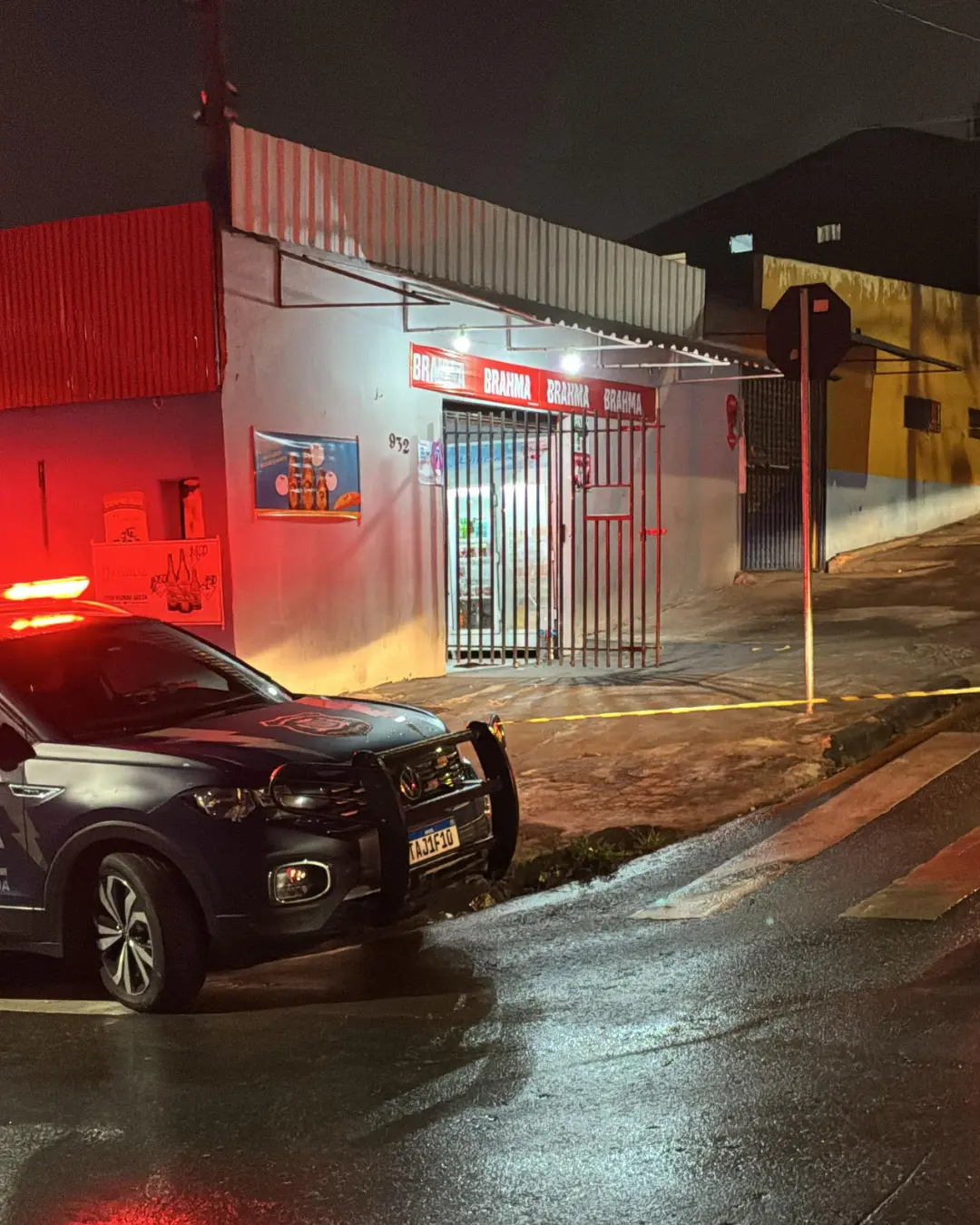 Jovem de 16 anos é morto a tiros em distribuidora no Capela Velha