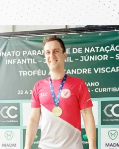 Nadador Lucas Odppis é campeão no Paranaense da Federação de Desportos Aquáticos do Paraná