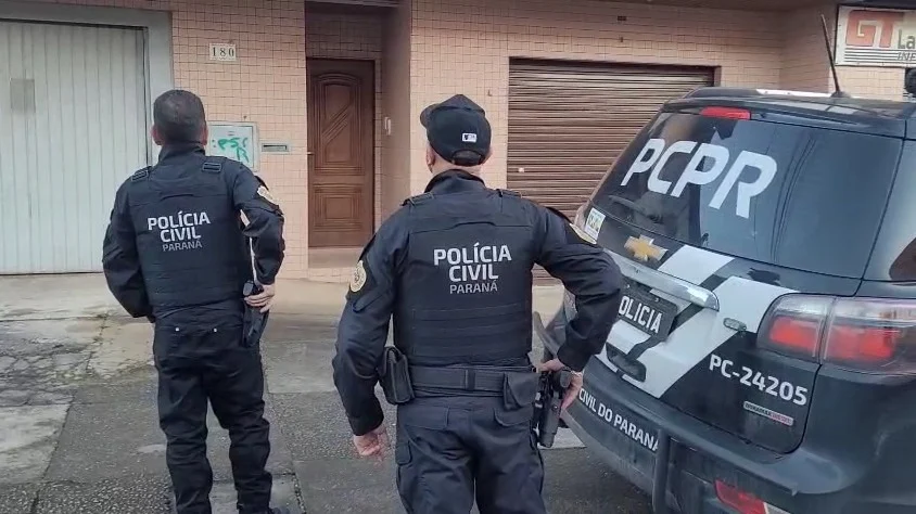 Polícia cumpre mandados de busca e apreensão nas casas de investigados pelo desaparecimento da cachorra Maya