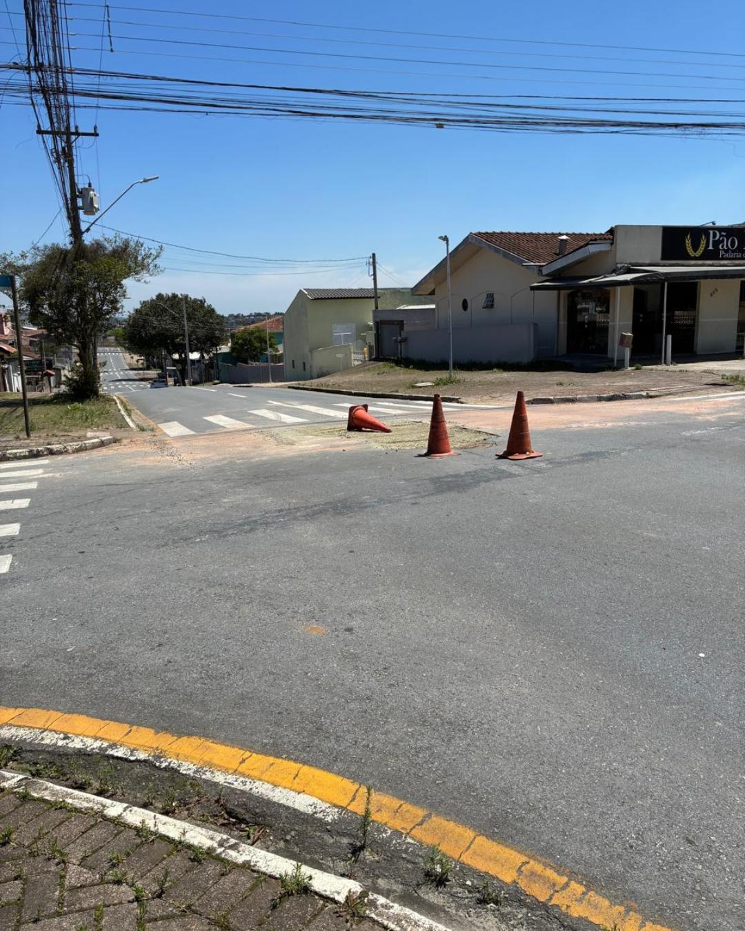 Chuva dá trégua e Secretaria de Obras retoma serviços de tapa buracos 
