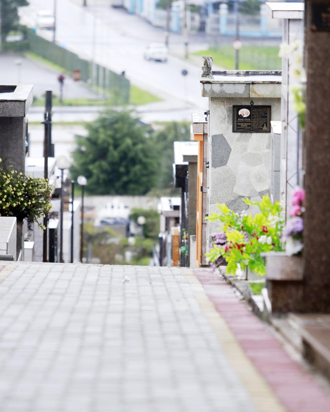 Confira os horários de visitação nos cemitérios municipais de Araucária