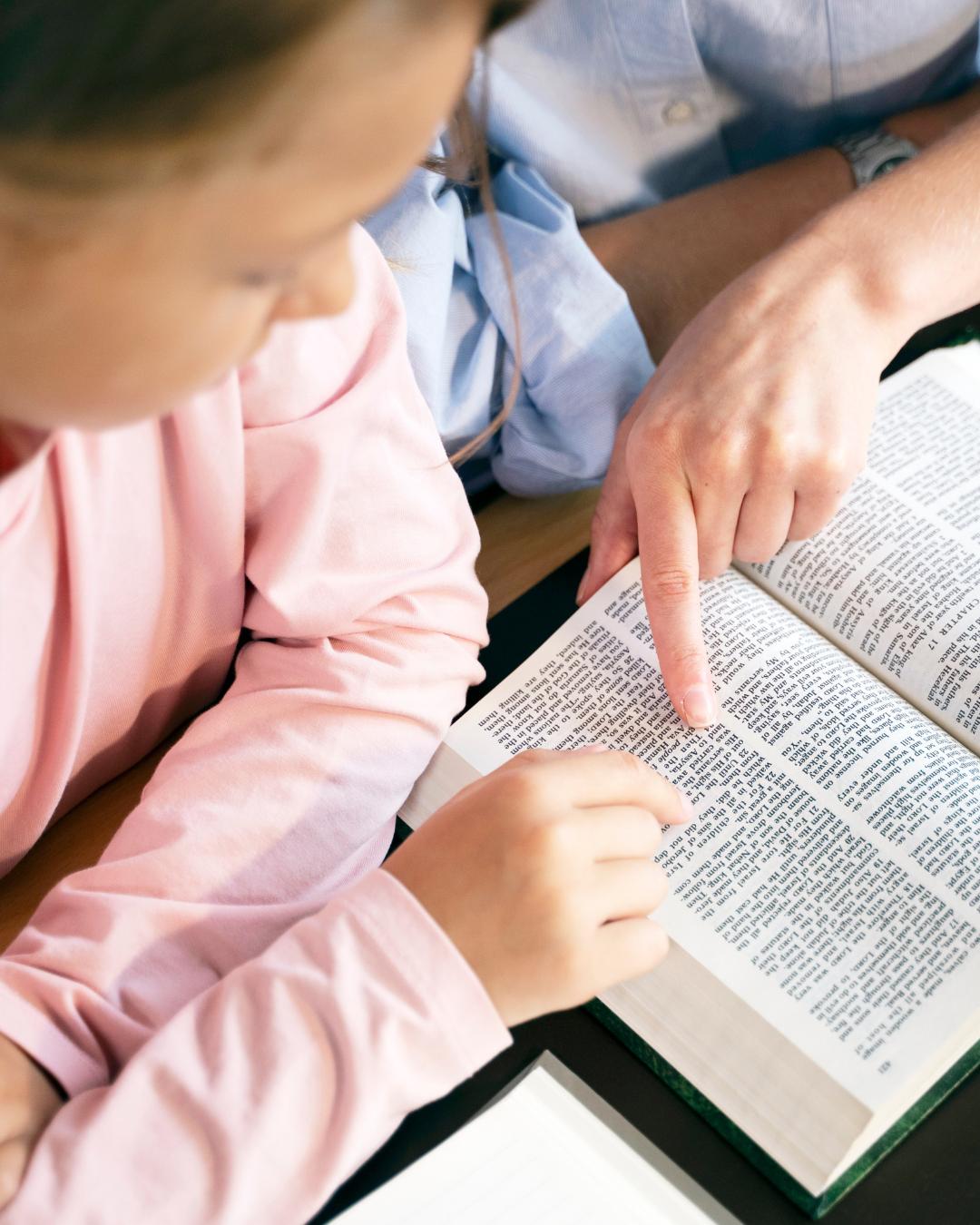 Instituições religiosas devem exigir antecedentes criminais de profissionais que lidam com menores