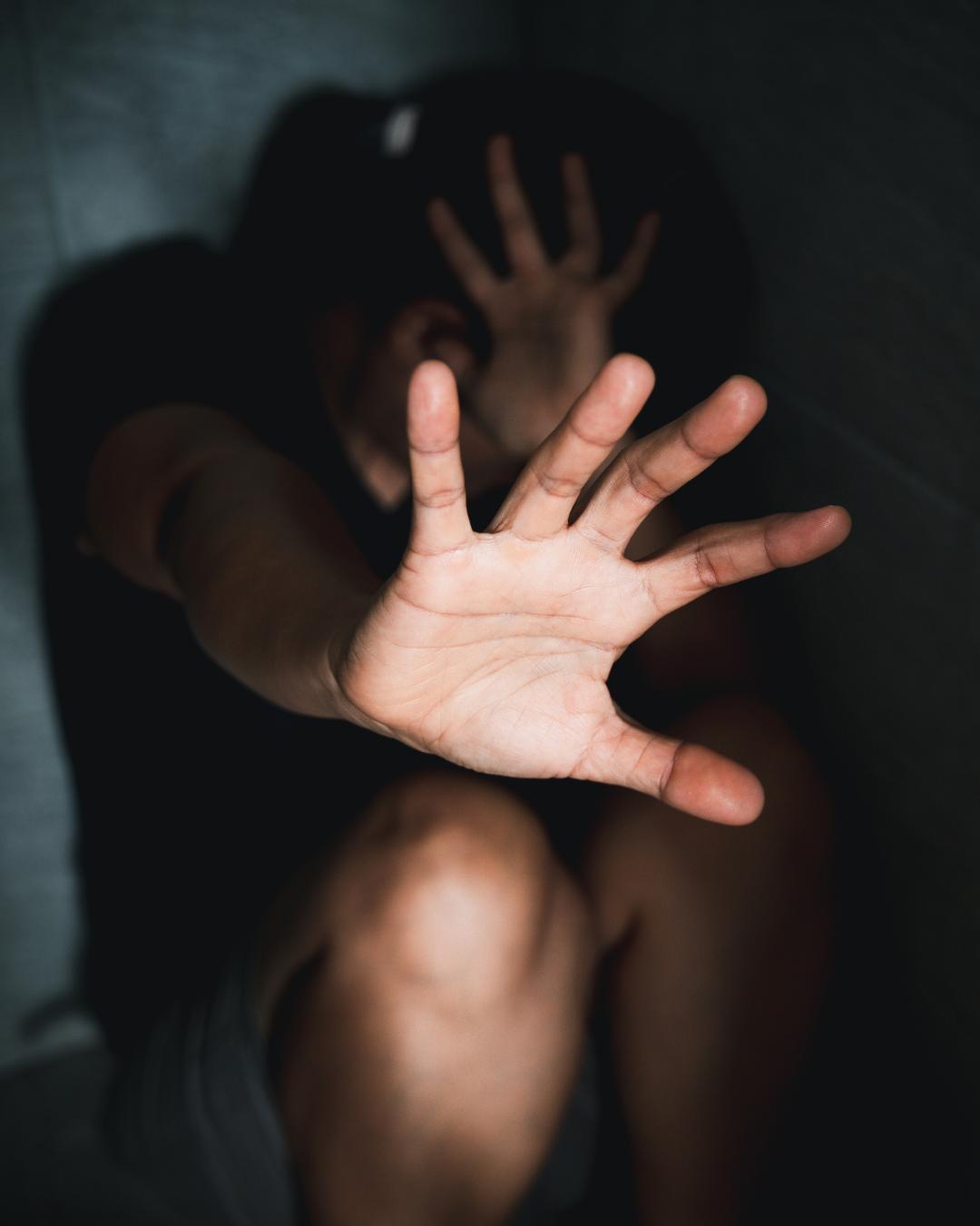 Justiça aceita denúncia contra homem de 51 anos que mantinha enteada em cárcere privado por 22 anos
