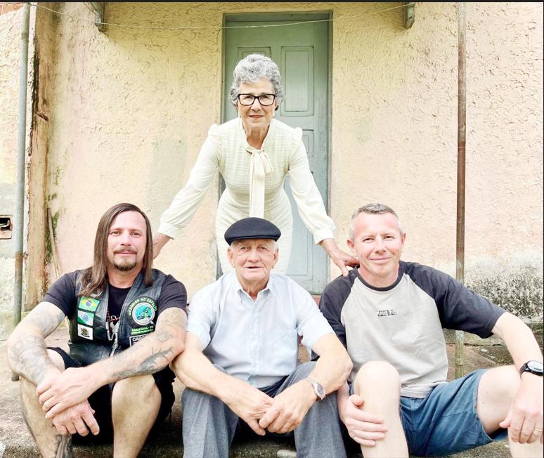 Milton e Zenir estão juntos há 50 anos e seguem unidos e apaixonados