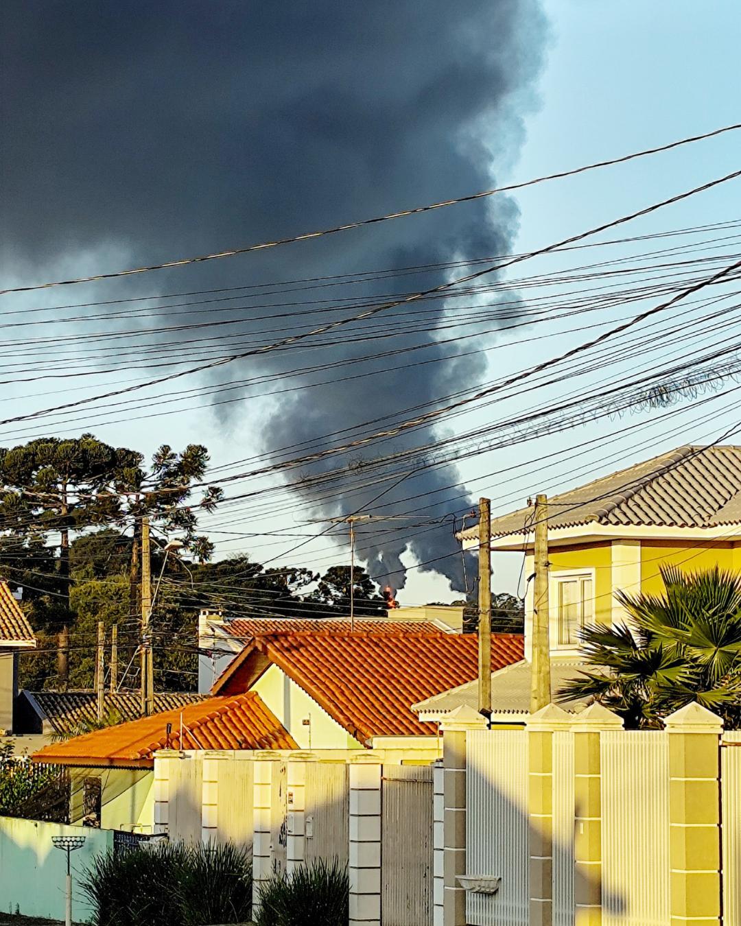 Município autua Repar após “fumacê” que tomou conta da cidade