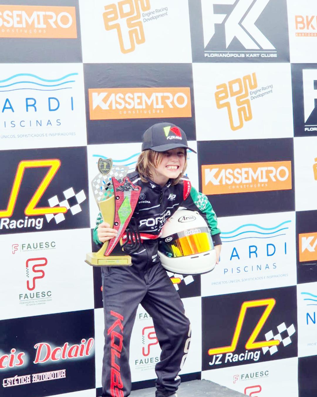 Piloto mirim Igor Ohpis é campeão catarinense de kart
