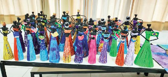 Alunos da Escola Arlindo vão expor trabalhos feitos a partir de jornais velhos