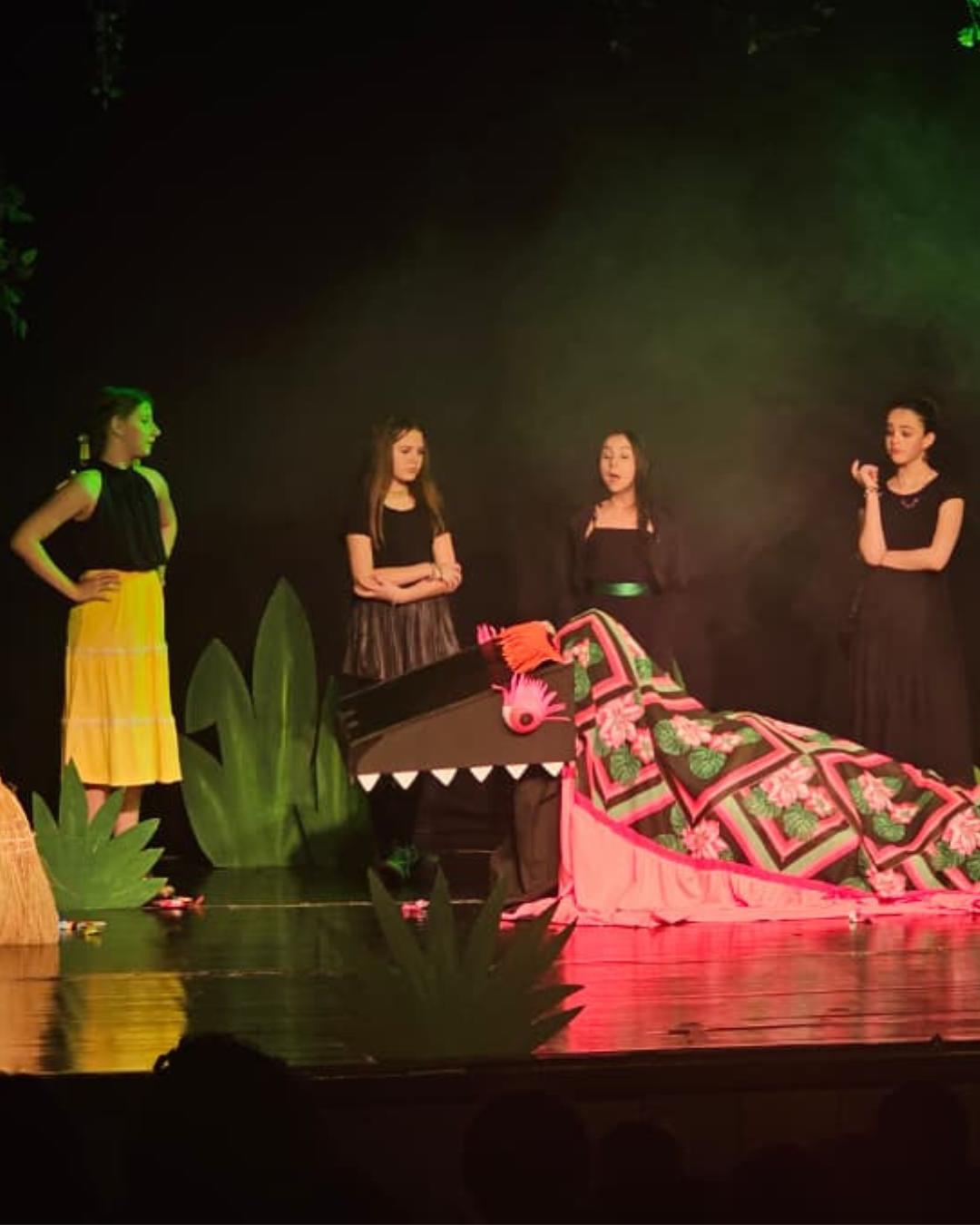 Alunos de teatro infantil realizarão duas peças neste final de semana no Teatro da Praça