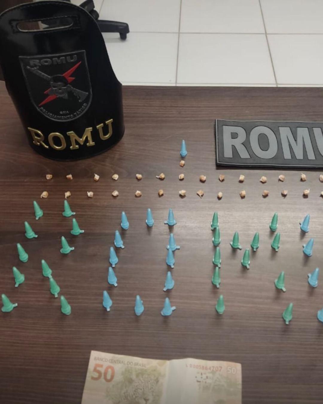 Homem é preso com cocaína e crack após tentar fugir de abordagem no Passaúna