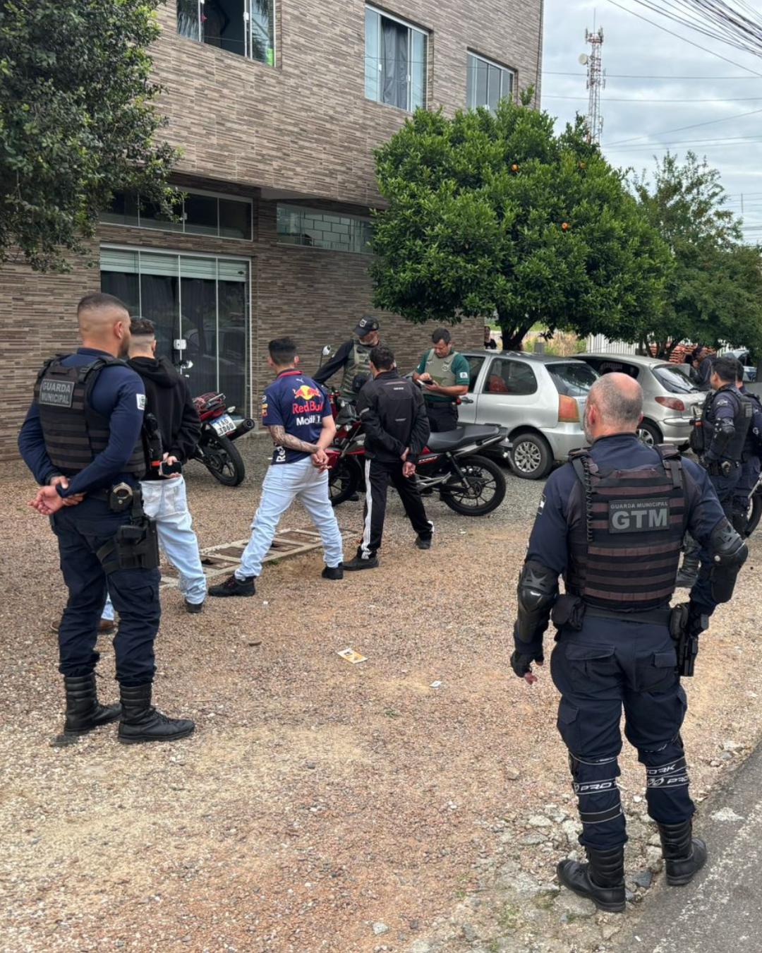 Três motocicletas são apreendidas com irregularidades próximo do Terminal do Vila Angélica