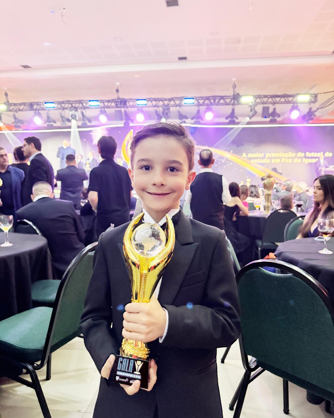 Araucariense Heitor Ferreira é eleito o melhor jogador de 6 anos do Paraná