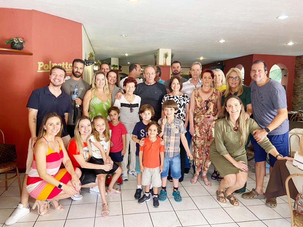 Família de Araucária celebra100 anos da matriarca, dona Salma Salomão Valentini