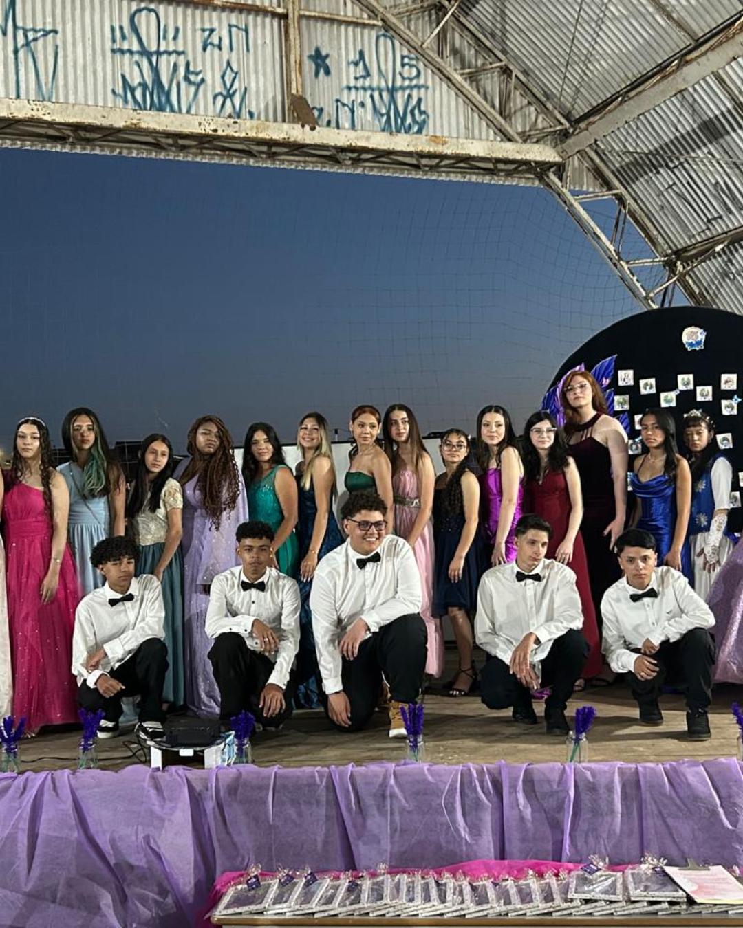 Festa promovida pelo Rotary para comemorar 15 anos dos alunos do Agalvira foi um sucesso