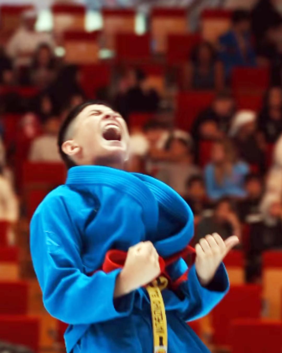 Matheuzinho do Jiu Jitsu recebe homenagem na Câmara Municipal de Araucária