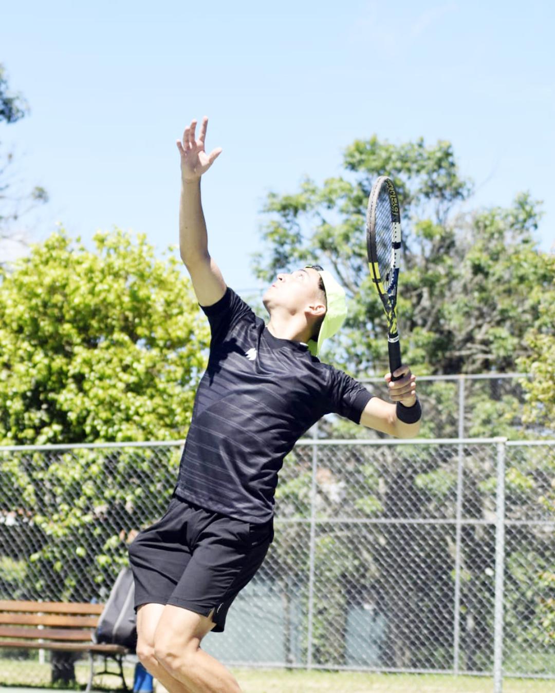 Tenista araucariense Gustavo Coutinho está à procura de patrocinadores