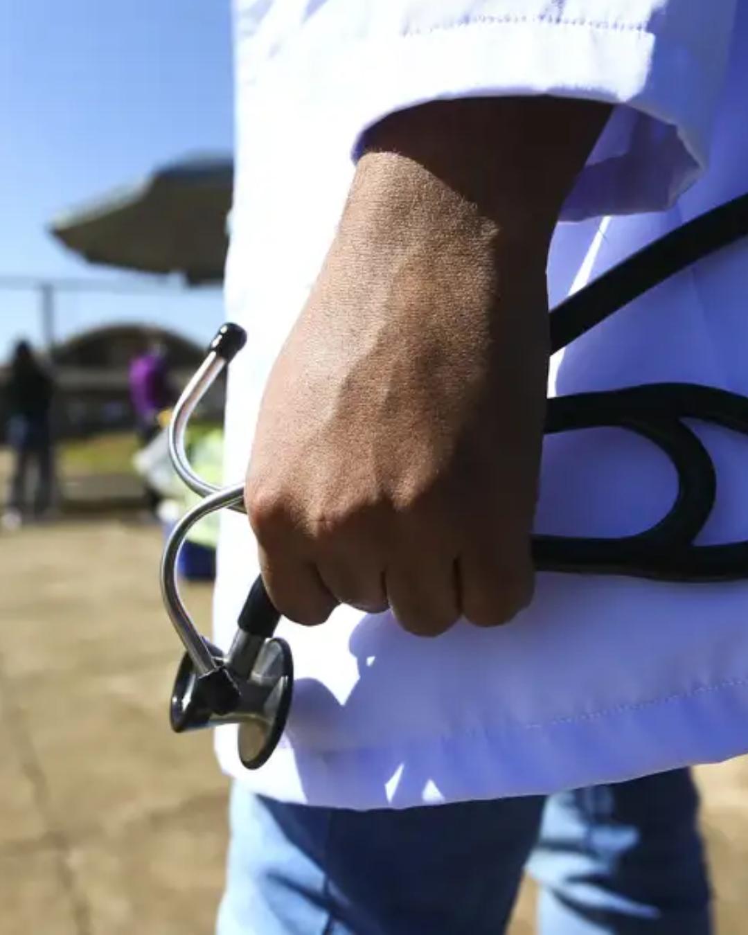 Dr. Emerson Albertasse: Como os cursos de medicina de Curitiba e Região se saíram na última avaliação nacional?