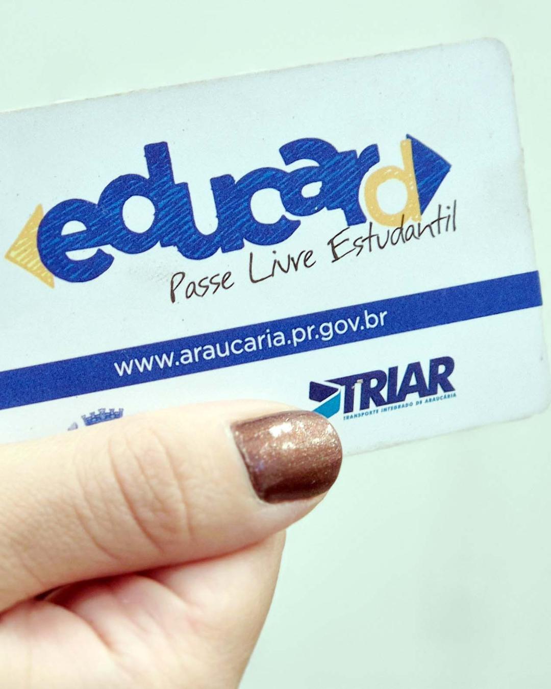 Pais e responsáveis de estudantes da rede pública já podem solicitar o cartão Educard