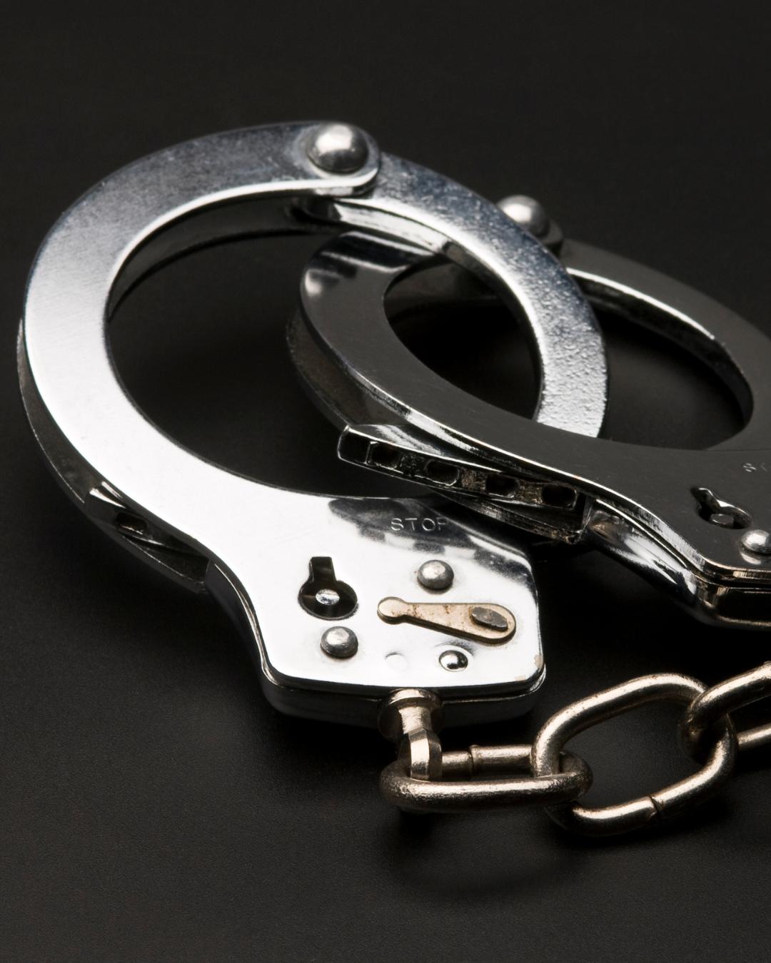 Polícia prende 2 em Araucária: 1 ladrão e outro que não pagava a pensão