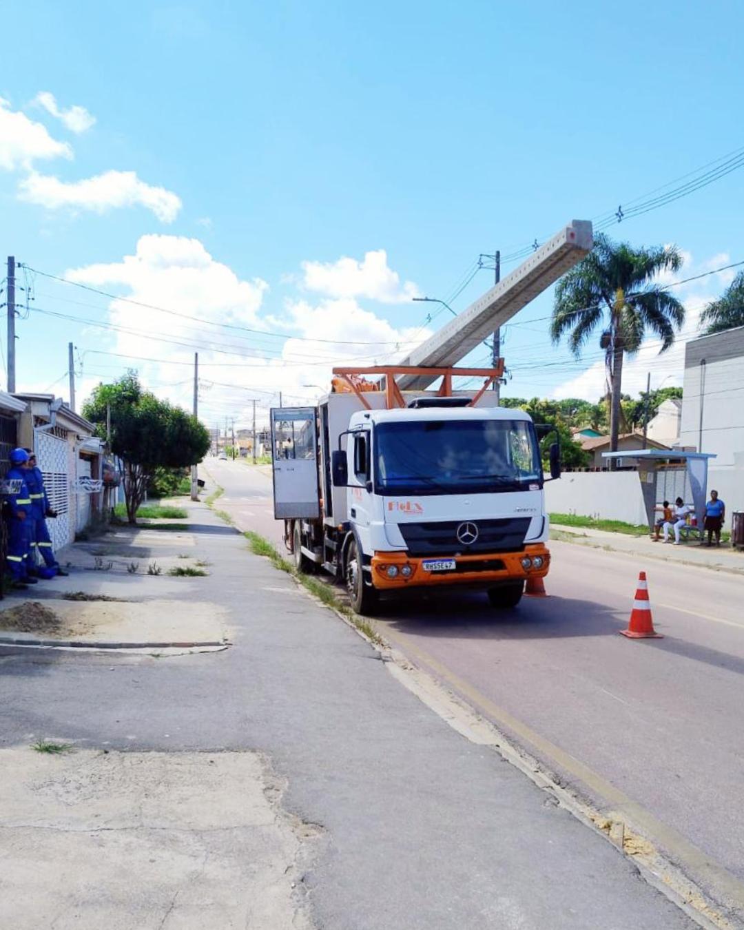 Cohab pede ajuda de moradores para a luz elétrica chegar à comunidade do Israelense