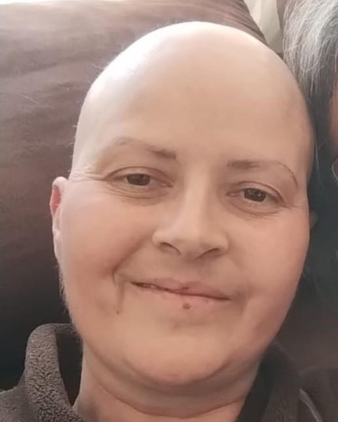 Família de mulher com câncer no cérebro pede que pessoas comprem rifa solidária