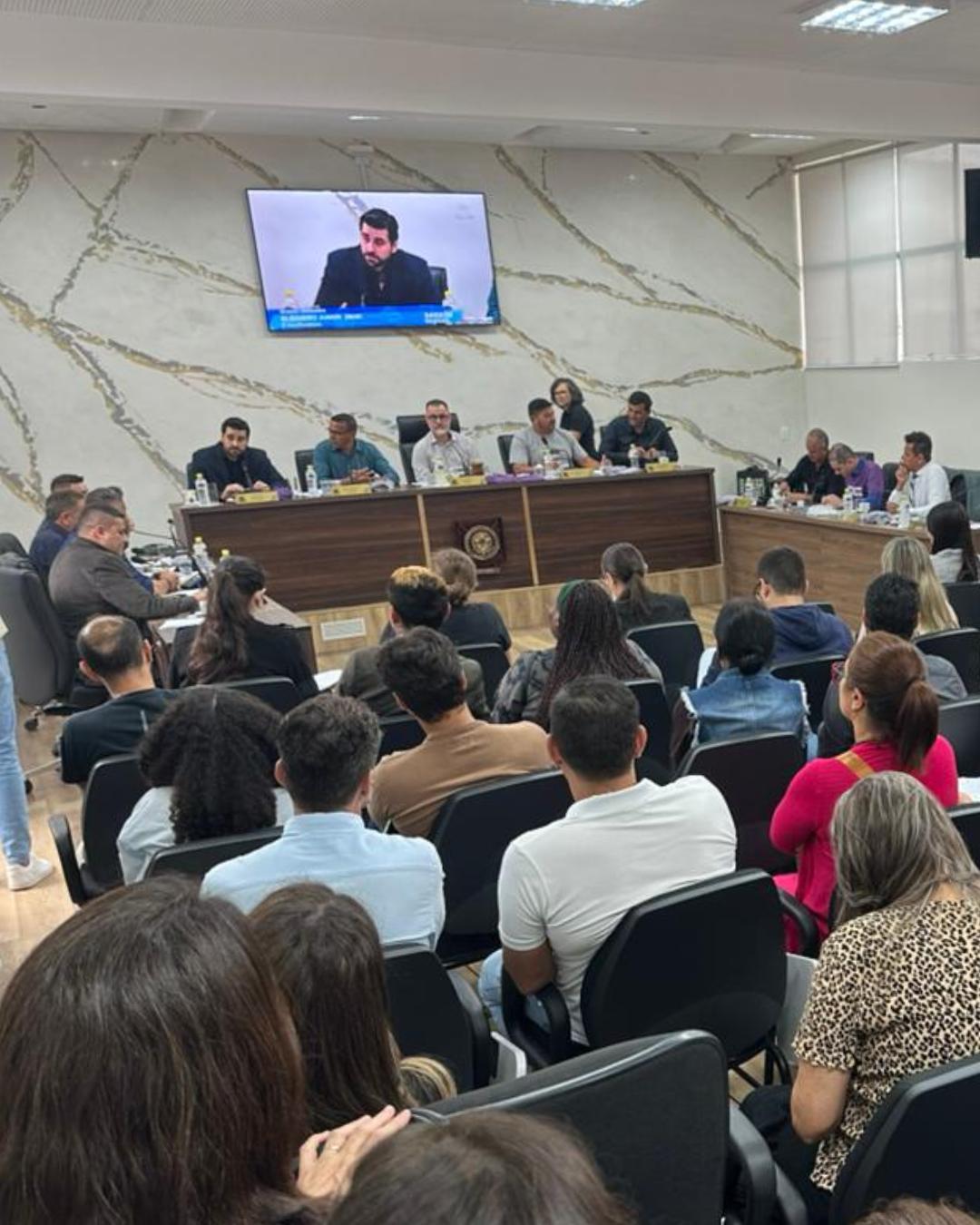 Justiça nega liminar para suspender decisão do presidente da Câmara