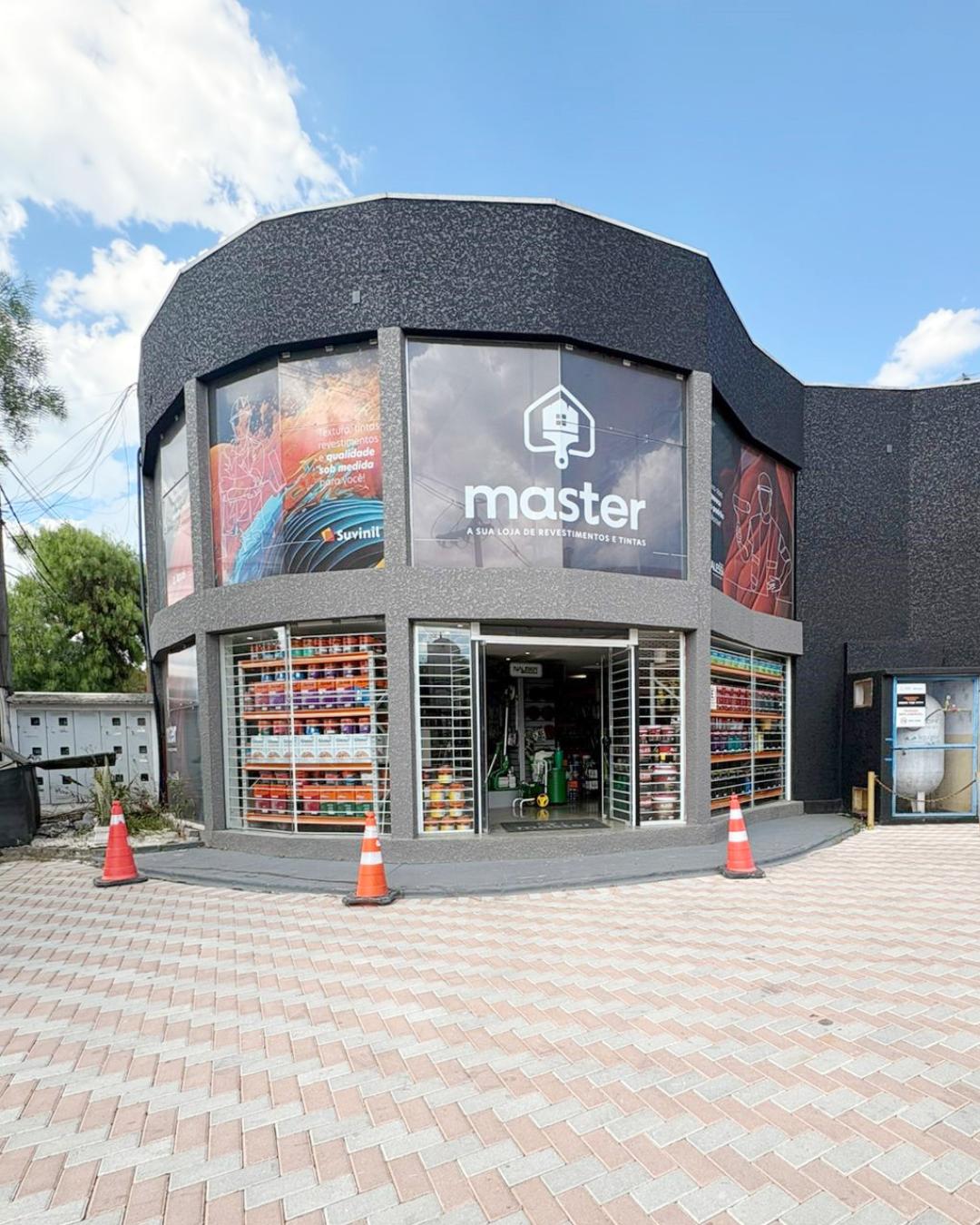 Master Revestimentos amplia atuação em Araucária com foco em texturas e atendimento técnico