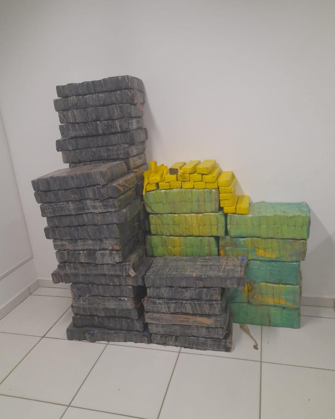 Meia tonelada de maconha é apreendida em ‘Paliozinho’ na área rural de Guajuvira