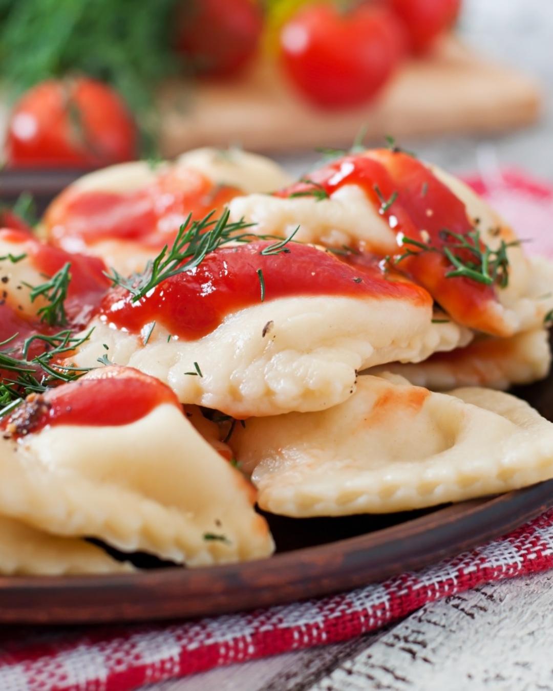 Paróquia Nossa Senhora das Dores promove Noite do Pastel e do Pierogi no sábado (28)