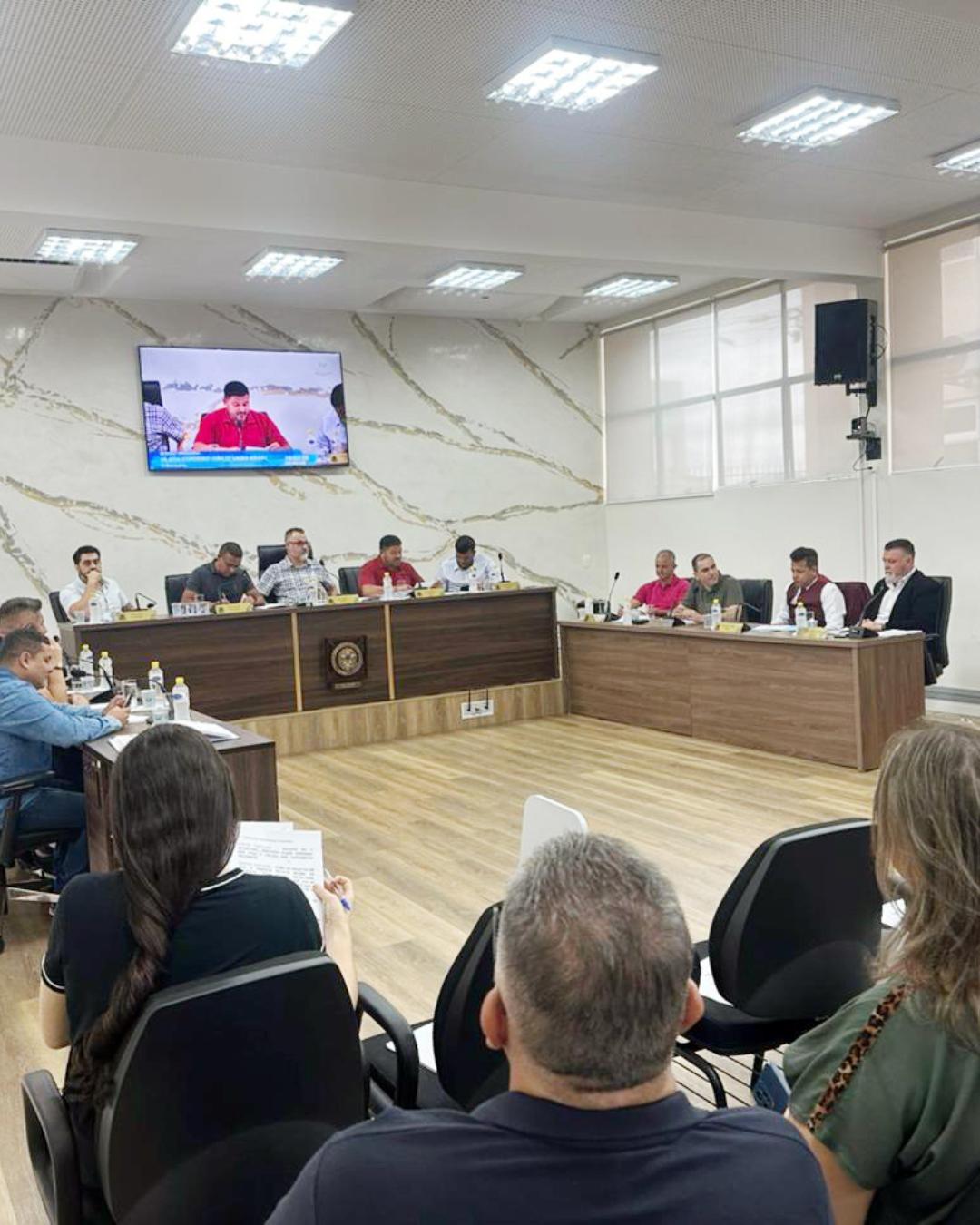 Quais os próximos passos da comissão processante aberta pela Câmara para investigar o prefeito?