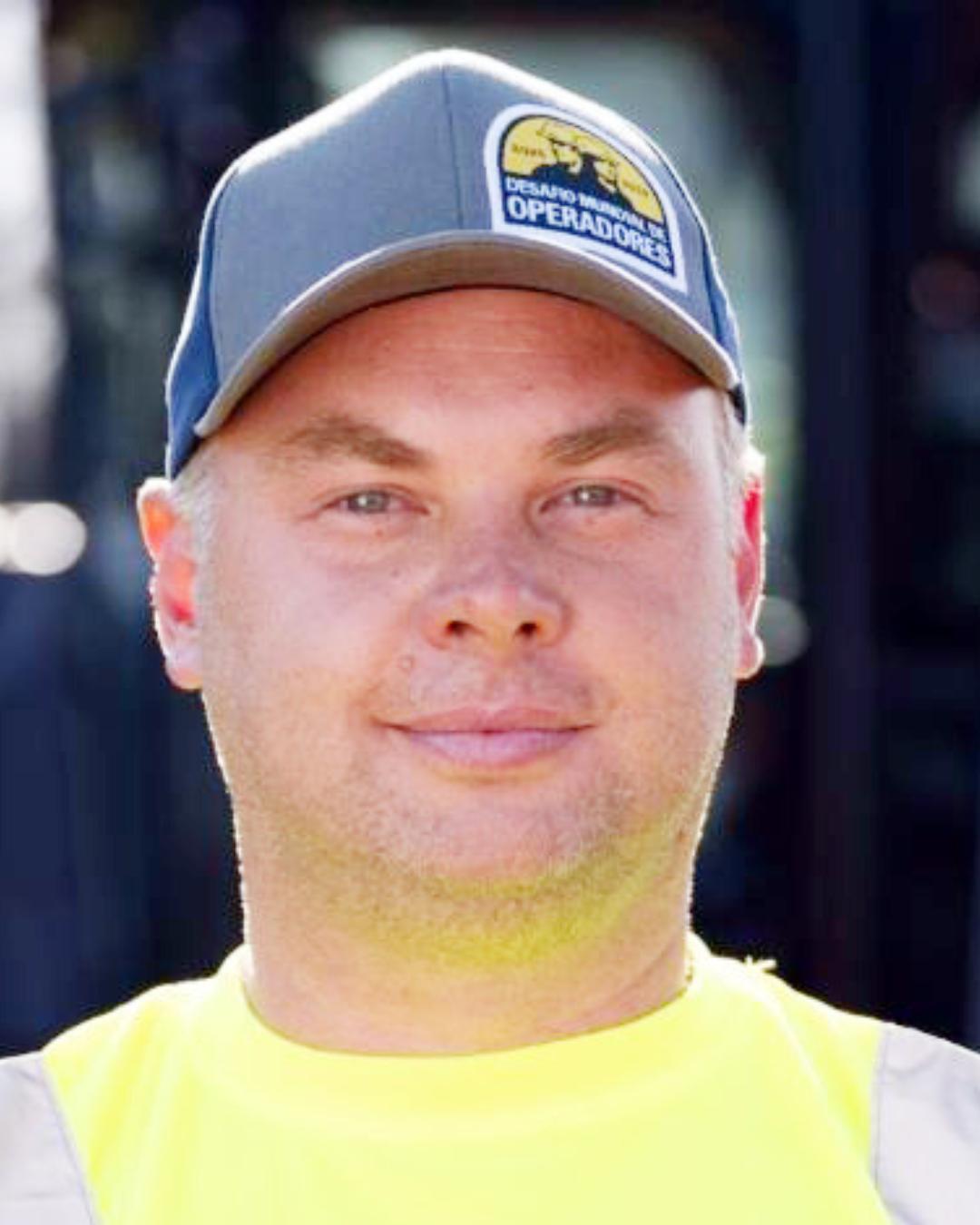 Araucariense representa o Brasil em competição mundial realizada pela Caterpillar