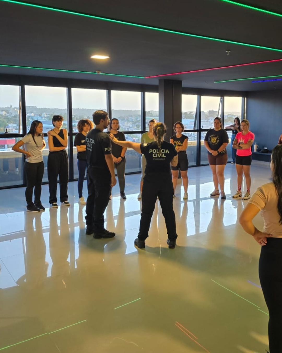 Aulão de defesa pessoal organizado pela Delegacia da Mulher foi um sucesso